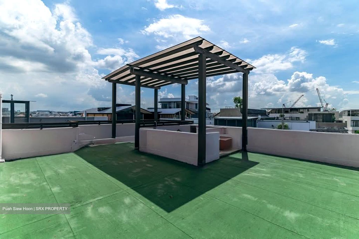 Kew Drive (D16), Terrace #557120201